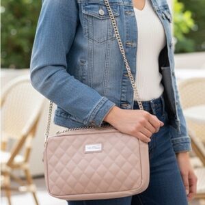 Bella Russo beige crossbody/shoulder bag with chain